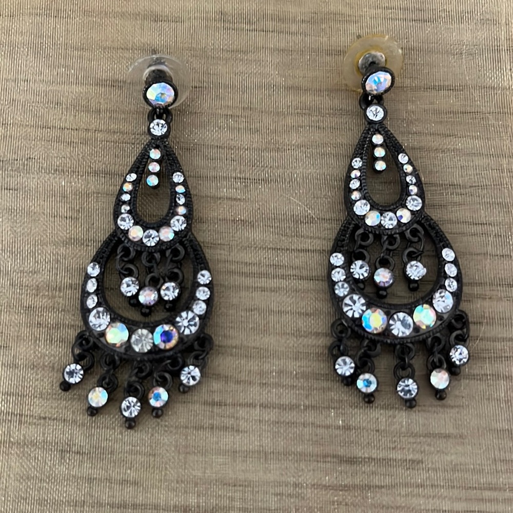 Vintage crystal dangling earrings